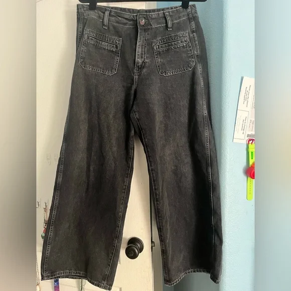 Old Navy High Waisted Baggy Wide Leg Jeans, Size 8P - Picture 4 of 7